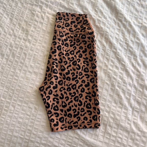 NWOT White Fox Active Cheetah Shorts - Picture 4 of 5